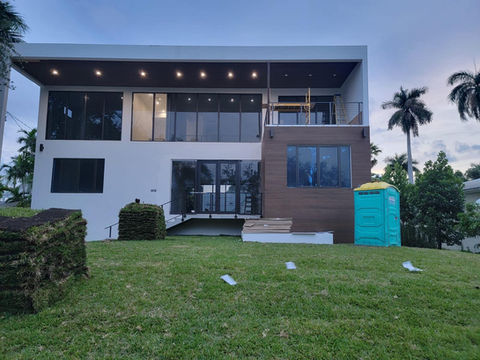 Fort Lauderdale Beach impact window, impact door, sliding glass impact door, glass railings impact. Ventana de impacto, puertas de impacto