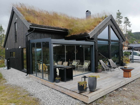 Pergola PergoNova premium aluminiowa - nowoczesna strefa wypoczynkowa zadaszona