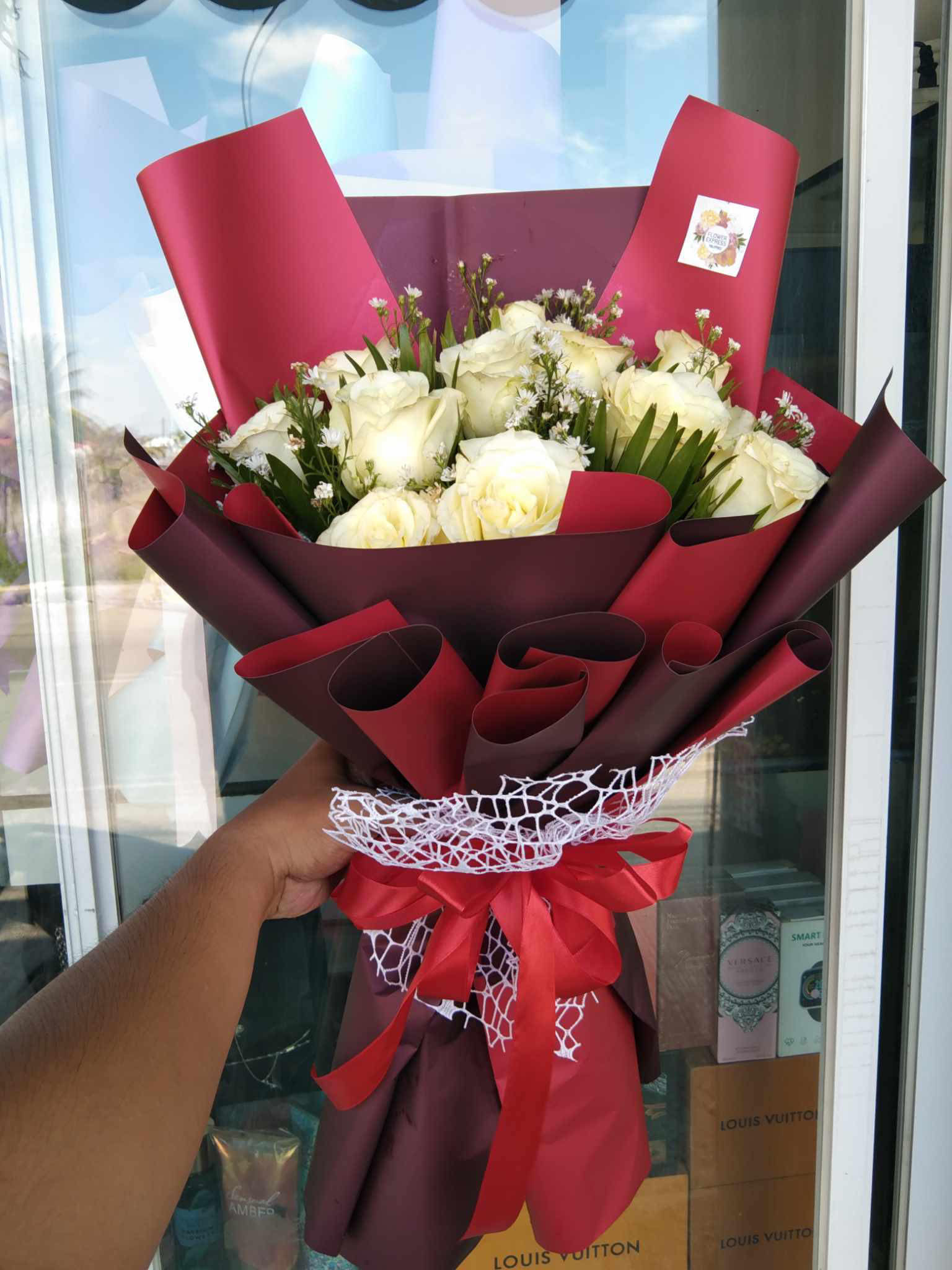 Flower Express Philippines - One Dozen White Roses Bouquet