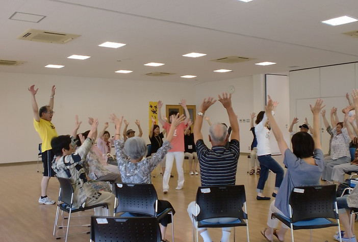 式見さんさん会 ”笑う顔には健康来る”.jpeg