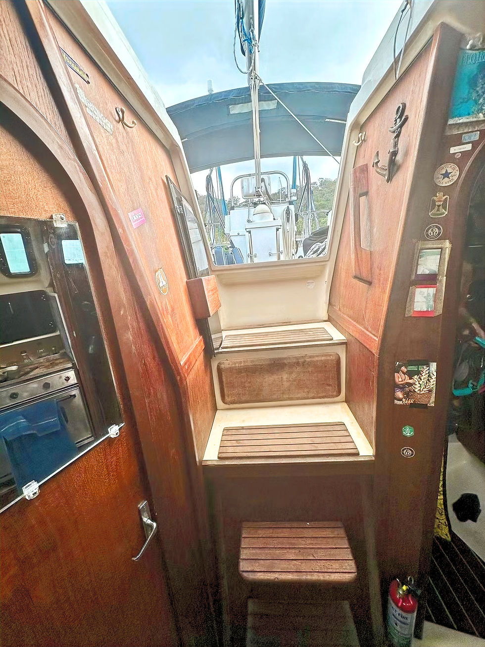 Thumbnail: 1995 Hunter 336