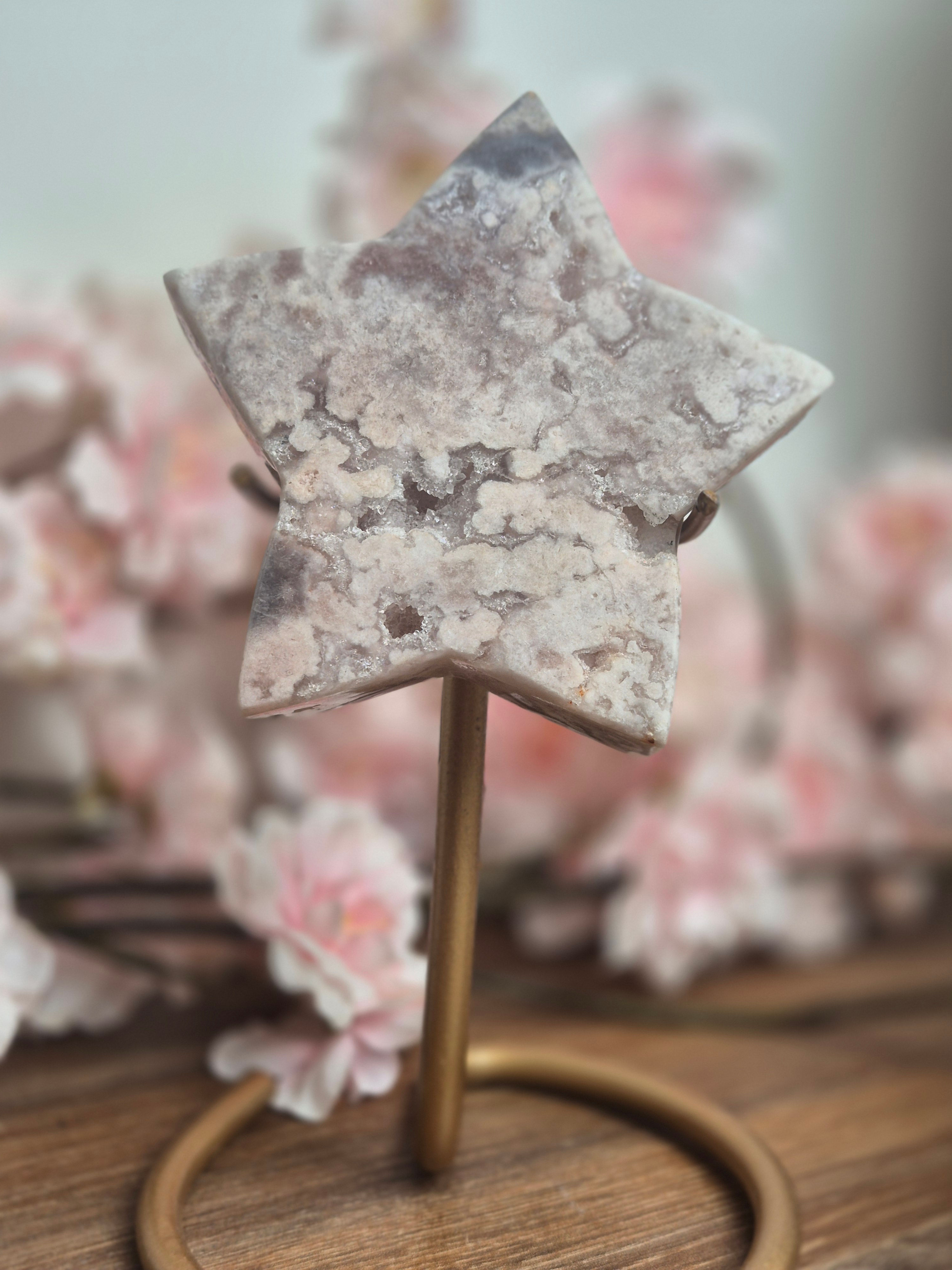 Roze amethist ster op standaard 