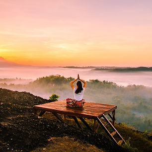 holistic body mountain sunrise pexels.jp
