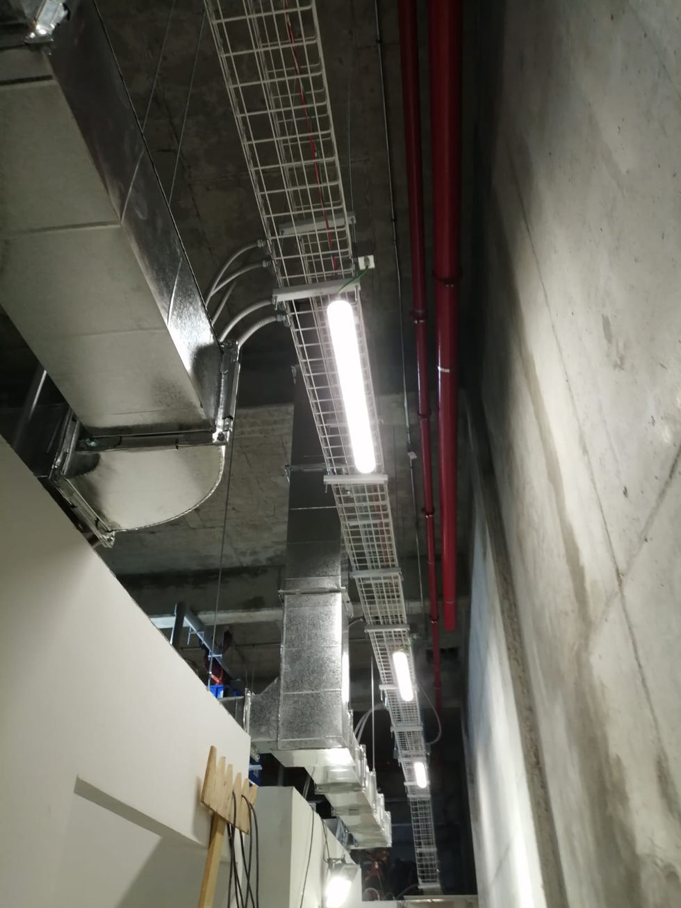 Montaje Eléctrico - Instalación de bandejas porta conductores (BPC)