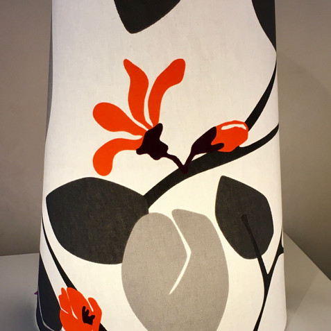 Fleurs oranges sur pied
130€