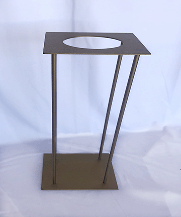 gold metal cp stand.gif