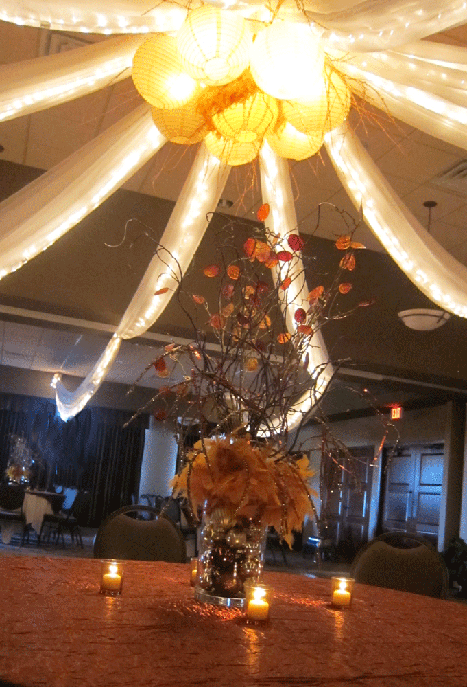 feather & lunaria centerpiece