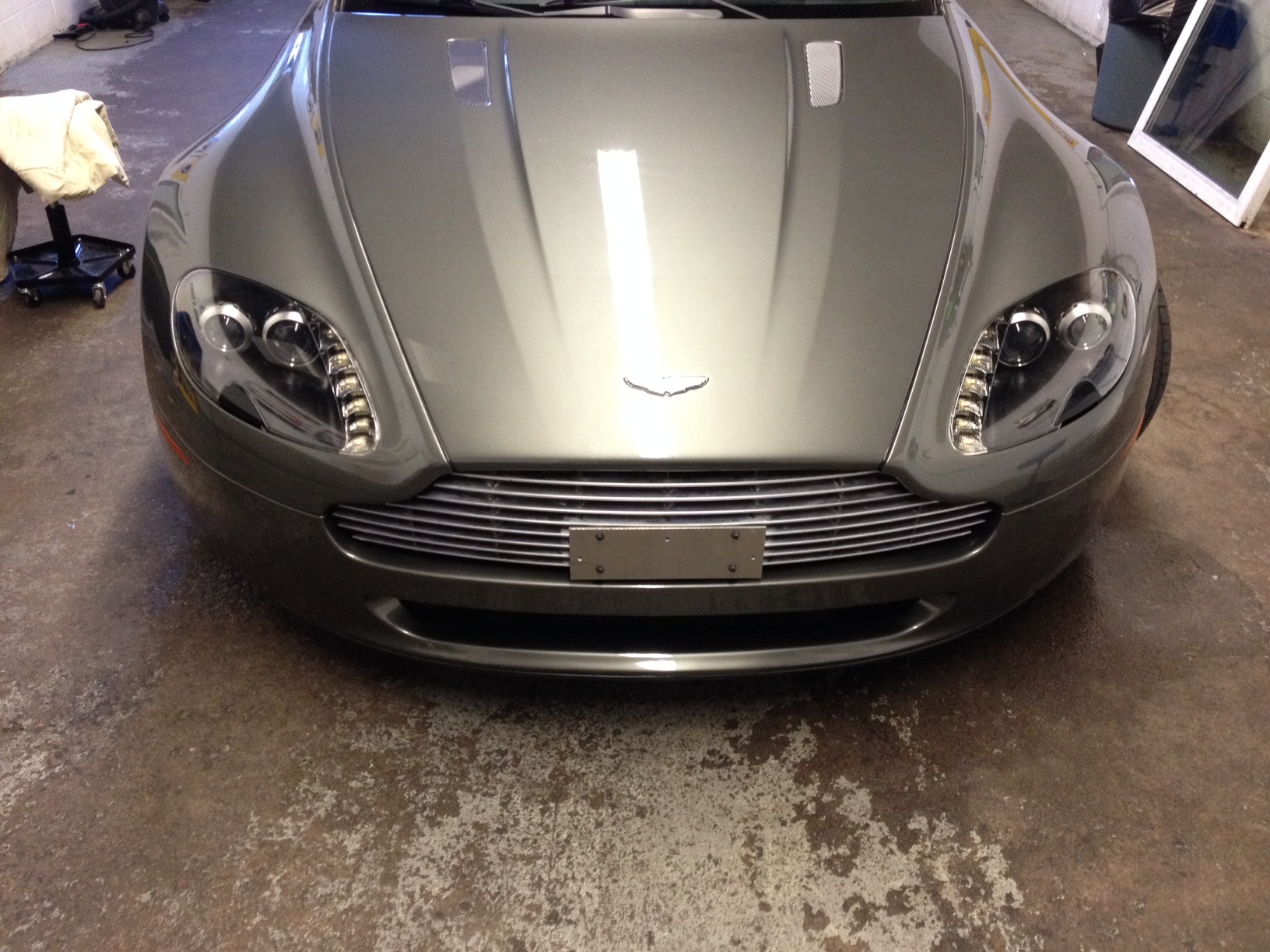 2010 ASTON MARTIN