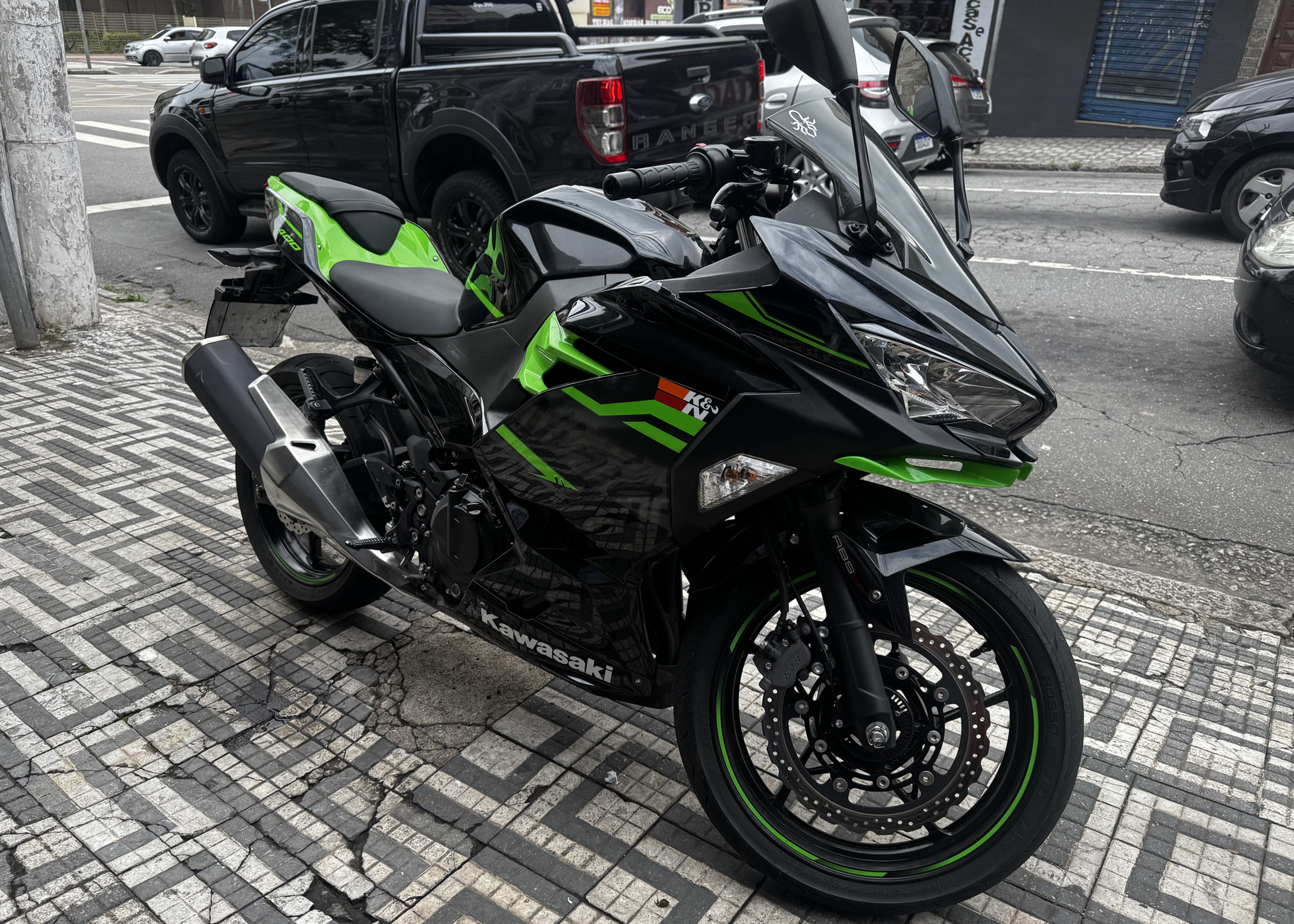 KAWASAKI NINJA 400 2020 PRETA 17.000 KM