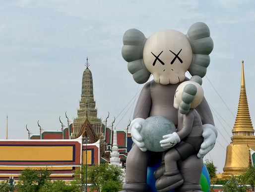 KAWS HOLIDAY THAILAND: การเดินทางของงานศิลปะร่วมสมัยระดับโลกสู่ใจกลางกรุงเทพฯ