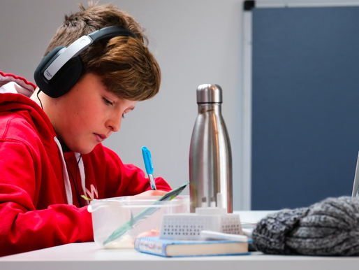 เลือกที่เรียนภาษาอังกฤษออนไลน์แบบตัวต่อตัวสำหรับเด็กโตอย่างไร?