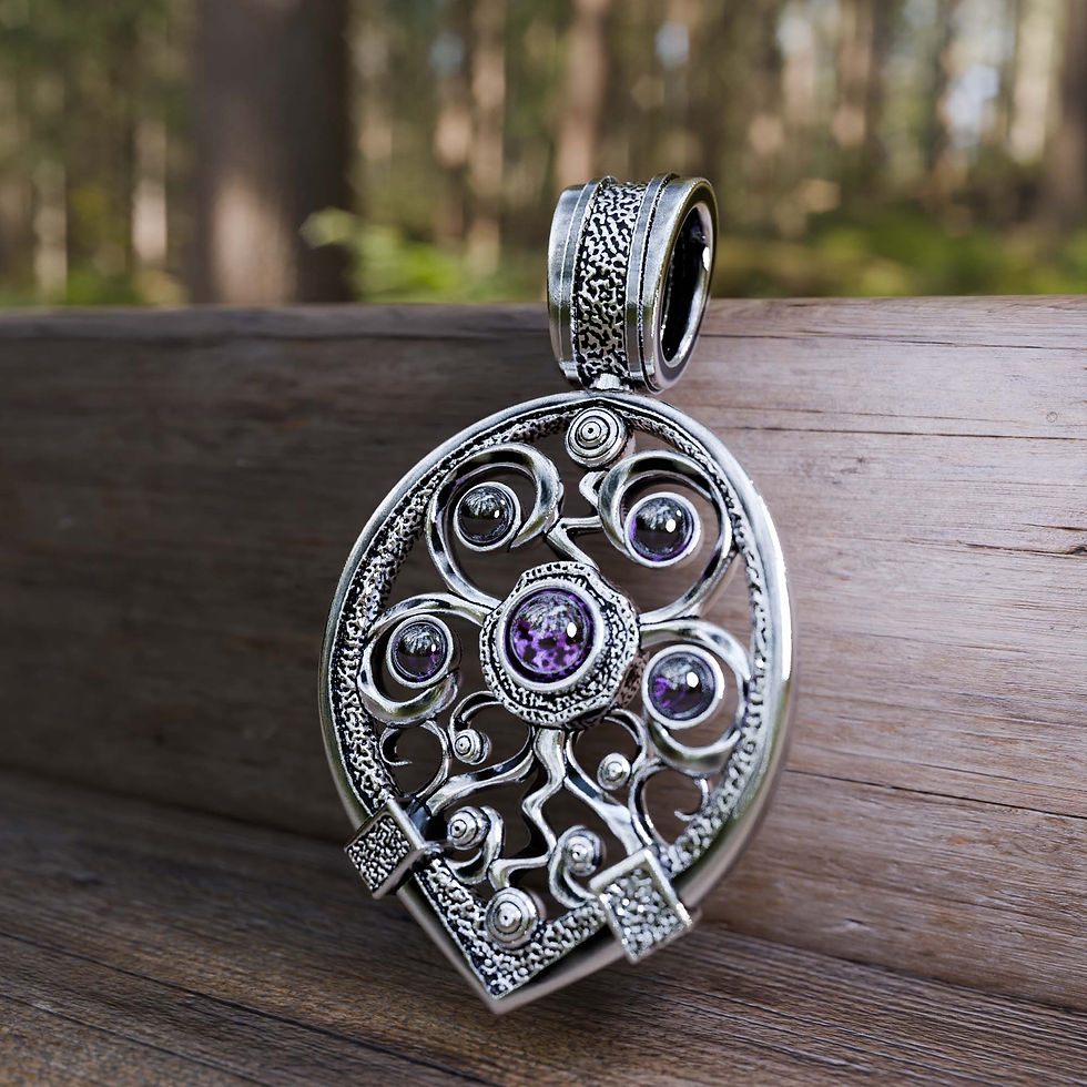 Pendentif Luxueux avec Cabochon d'Améthyste