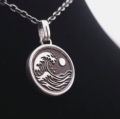 Pendentif vague et soleil en argent sterling inspiré de l’océan et de la nature