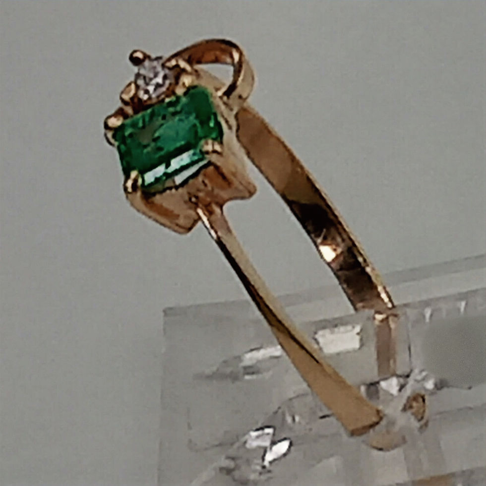 Miniatura: Anillo Corazón de Esmeralda y Diamante (Precio por contacto)