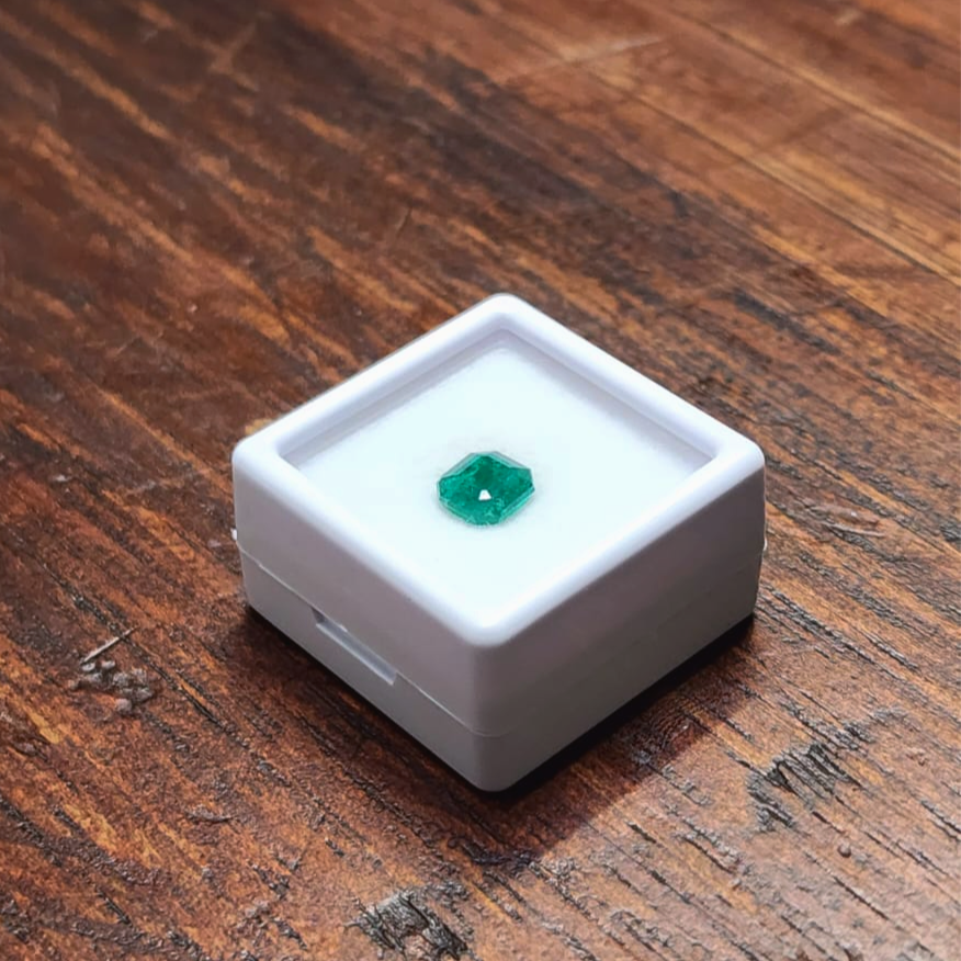Esmeralda Certificada Cuadrada Facetada (precio por WhatsApp)Esmeralda Certif