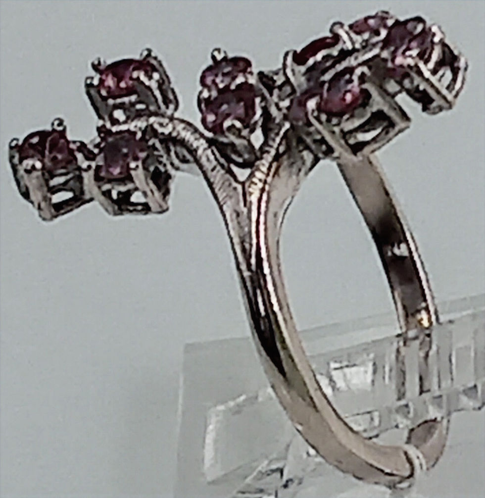 Miniatura: Anillo de Oro Blanco con Diamantes y Rubíes (Precio por contacto)
