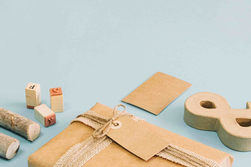 Illustration showing the future of sustainable packaging trends in 2025, highlighting eco-friendly materials, recycling, and innovative green design.