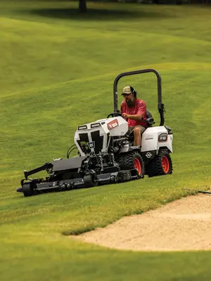 Bobcat AT450 Articulating Tractor