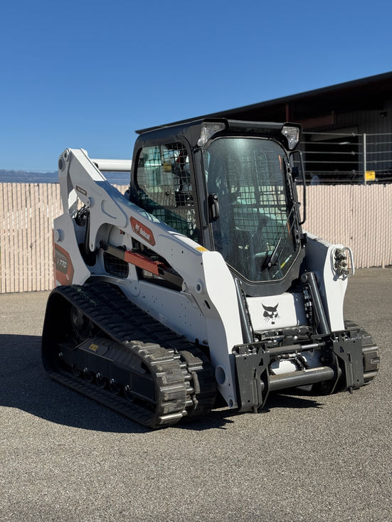 Bobcat T770 Classic Compact Track Loader