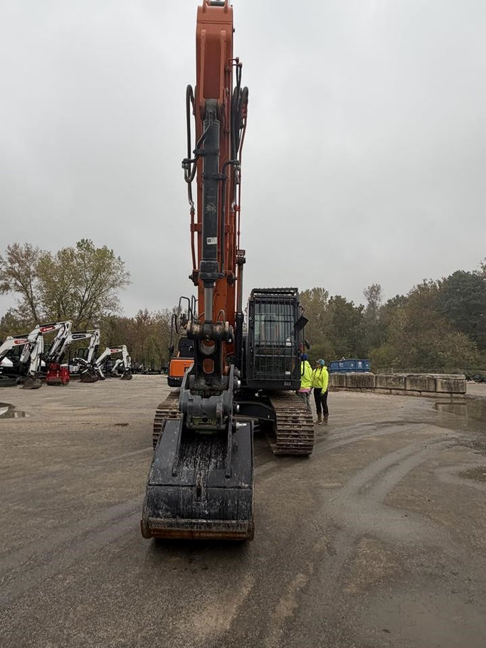 Used - 2023 Doosan DX170 LC-5 - Stock: V088988