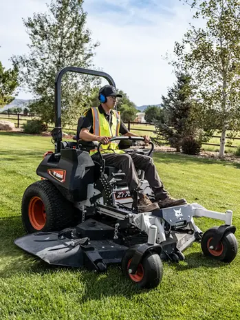 ZT7000 Zero-Turn Mower