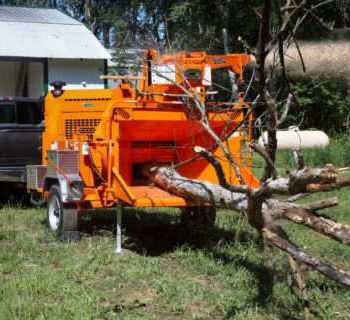 Bandit 255XP Towable Hand-Fed Woodchipper