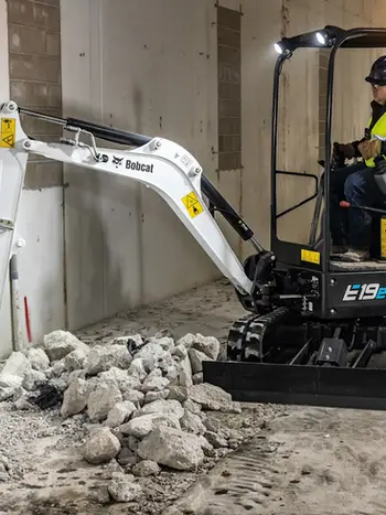 E19e Electric Compact Excavator