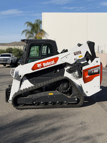 T86 Compact Track Loader
