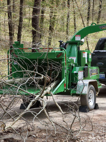 Bandit Intimidator 12XC Towable Hand-Fed Woodchipper