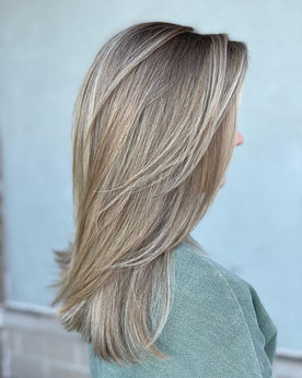 neutral blonde highlights, sun kissed highlights, low maintenance balayage, cool blonde