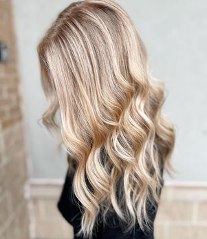 dimensional blonde balayage, sun kissed highlights, honey blonde, highlights, best in the upstate, Greenville SC