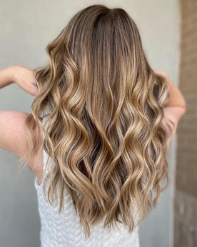 sun kissed highlights, blonde balayage, lived in blonde highlights, lived in blonde balayage, subtle highlights, Long layers, Greenville SC, best in the upstate, extensions, bombshell extensions, habit salon, habit method, habit hair extensions, move up, hidden extensions
