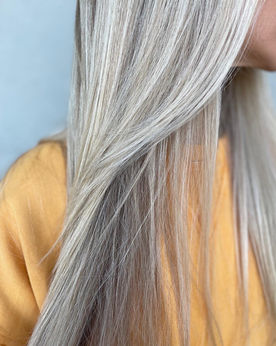 icy blonde highlights, high impact highlights, baby lights, light face framing layers, face frame, naturally blended highlights best in the upstate, South Carolina, greenville 
