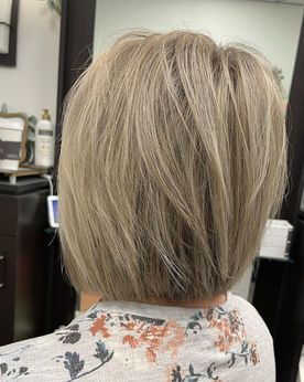sassy bob, stacked bob, square bob, blonde bob, blonde highlights, natural highlights, blended highlights