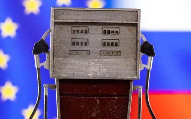 EU nỗ lực giảm nhập dầu Nga, nhưng thực tế vẫn mua không hề ít