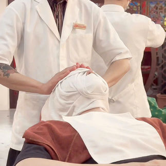 bespoke barbering, bespokecoloring, bespoke home service, cắt tóc tận nơi, cắt tóc tận nhà, barber home service, cạo râu khăn nóng, barber, barbershop, tiệm tóc nam, cắt tóc nam, tiệm hớt tóc, hớt tóc nam, tóc nam đẹp, tiệm cắt tóc quận 3, tiệm tóc quận 10, tiệm tóc quận 5, tóc nam lịch sự, tóc nam cổ điển, cắt tóc, nhuộm tóc nam, uốn tóc, ép side