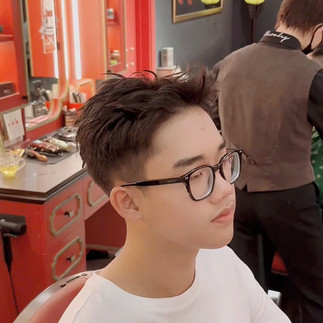 bespoke barbering, bespokecoloring, bespoke home service, cắt tóc tận nơi, cắt tóc tận nhà, barber home service, cạo râu khăn nóng, barber, barbershop, tiệm tóc nam, cắt tóc nam, tiệm hớt tóc, hớt tóc nam, tóc nam đẹp, tiệm cắt tóc quận 3, tiệm tóc quận 10, tiệm tóc quận 5, tóc nam lịch sự, tóc nam cổ điển, cắt tóc, nhuộm tóc nam, uốn tóc, ép side