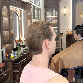 bespoke barbering, bespokecoloring, bespoke home service, cắt tóc tận nơi, cắt tóc tận nhà, barber home service, cạo râu khăn nóng, barber, barbershop, tiệm tóc nam, cắt tóc nam, tiệm hớt tóc, hớt tóc nam, tóc nam đẹp, tiệm cắt tóc quận 3, tiệm tóc quận 10, tiệm tóc quận 5, tóc nam lịch sự, tóc nam cổ điển, cắt tóc, nhuộm tóc nam, uốn tóc, ép side