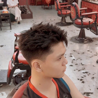 bespoke barbering, bespokecoloring, bespoke home service, cắt tóc tận nơi, cắt tóc tận nhà, barber home service, cạo râu khăn nóng, barber, barbershop, tiệm tóc nam, cắt tóc nam, tiệm hớt tóc, hớt tóc nam, tóc nam đẹp, tiệm cắt tóc quận 3, tiệm tóc quận 10, tiệm tóc quận 5, tóc nam lịch sự, tóc nam cổ điển, cắt tóc, nhuộm tóc nam, uốn tóc, ép side