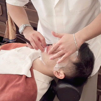 bespoke barbering, bespokecoloring, bespoke home service, cắt tóc tận nơi, cắt tóc tận nhà, barber home service, cạo râu khăn nóng, barber, barbershop, tiệm tóc nam, cắt tóc nam, tiệm hớt tóc, hớt tóc nam, tóc nam đẹp, tiệm cắt tóc quận 3, tiệm tóc quận 10, tiệm tóc quận 5, tóc nam lịch sự, tóc nam cổ điển, cắt tóc, nhuộm tóc nam, uốn tóc, ép side
