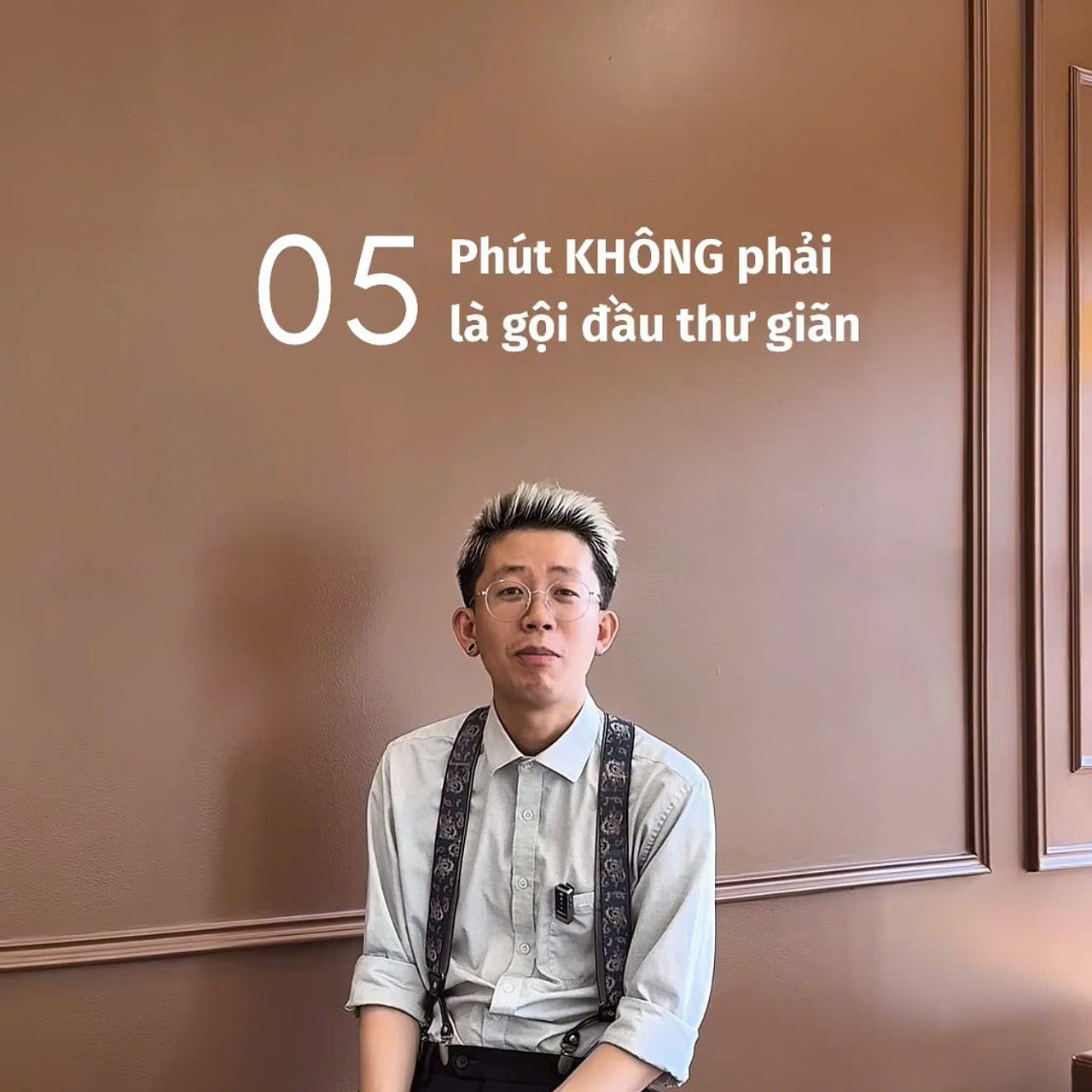bespoke barbering, bespokecoloring, bespoke home service, cắt tóc tận nơi, cắt tóc tận nhà, barber home service, cạo râu khăn nóng, barber, barbershop, tiệm tóc nam, cắt tóc nam, tiệm hớt tóc, hớt tóc nam, tóc nam đẹp, tiệm cắt tóc quận 3, tiệm tóc quận 10, tiệm tóc quận 5, tóc nam lịch sự, tóc nam cổ điển, cắt tóc, nhuộm tóc nam, uốn tóc, ép side