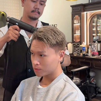 bespoke barbering, bespokecoloring, bespoke home service, cắt tóc tận nơi, cắt tóc tận nhà, barber home service, cạo râu khăn nóng, barber, barbershop, tiệm tóc nam, cắt tóc nam, tiệm hớt tóc, hớt tóc nam, tóc nam đẹp, tiệm cắt tóc quận 3, tiệm tóc quận 10, tiệm tóc quận 5, tóc nam lịch sự, tóc nam cổ điển, cắt tóc, nhuộm tóc nam, uốn tóc, ép side