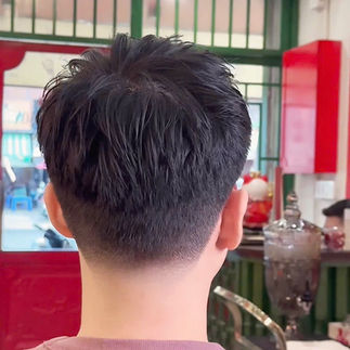 bespoke barbering, bespokecoloring, bespoke home service, cắt tóc tận nơi, cắt tóc tận nhà, barber home service, cạo râu khăn nóng, barber, barbershop, tiệm tóc nam, cắt tóc nam, tiệm hớt tóc, hớt tóc nam, tóc nam đẹp, tiệm cắt tóc quận 3, tiệm tóc quận 10, tiệm tóc quận 5, tóc nam lịch sự, tóc nam cổ điển, cắt tóc, nhuộm tóc nam, uốn tóc, ép side