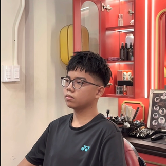 bespoke barbering, bespokecoloring, bespoke home service, cắt tóc tận nơi, cắt tóc tận nhà, barber home service, cạo râu khăn nóng, barber, barbershop, tiệm tóc nam, cắt tóc nam, tiệm hớt tóc, hớt tóc nam, tóc nam đẹp, tiệm cắt tóc quận 3, tiệm tóc quận 10, tiệm tóc quận 5, tóc nam lịch sự, tóc nam cổ điển, cắt tóc, nhuộm tóc nam, uốn tóc, ép side