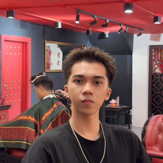 bespoke barbering, bespokecoloring, bespoke home service, cắt tóc tận nơi, cắt tóc tận nhà, barber home service, cạo râu khăn nóng, barber, barbershop, tiệm tóc nam, cắt tóc nam, tiệm hớt tóc, hớt tóc nam, tóc nam đẹp, tiệm cắt tóc quận 3, tiệm tóc quận 10, tiệm tóc quận 5, tóc nam lịch sự, tóc nam cổ điển, cắt tóc, nhuộm tóc nam, uốn tóc, ép side