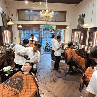 tiệm hớt tóc Highfive barbershop, địa chỉ cắt tóc đẹp, tư vấn kiểu tóc tại Saigon, Chợ Lớn, Tân Bình