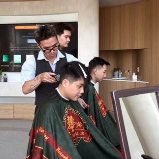 bespoke barbering, bespokecoloring, bespoke home service, cắt tóc tận nơi, cắt tóc tận nhà, barber home service, cạo râu khăn nóng, barber, barbershop, tiệm tóc nam, cắt tóc nam, tiệm hớt tóc, hớt tóc nam, tóc nam đẹp, tiệm cắt tóc quận 3, tiệm tóc quận 10, tiệm tóc quận 5, tóc nam lịch sự, tóc nam cổ điển, cắt tóc, nhuộm tóc nam, uốn tóc, ép side