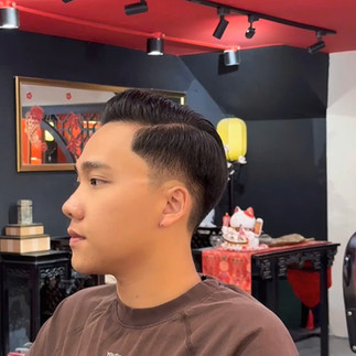 bespoke barbering, bespokecoloring, bespoke home service, cắt tóc tận nơi, cắt tóc tận nhà, barber home service, cạo râu khăn nóng, barber, barbershop, tiệm tóc nam, cắt tóc nam, tiệm hớt tóc, hớt tóc nam, tóc nam đẹp, tiệm cắt tóc quận 3, tiệm tóc quận 10, tiệm tóc quận 5, tóc nam lịch sự, tóc nam cổ điển, cắt tóc, nhuộm tóc nam, uốn tóc, ép side