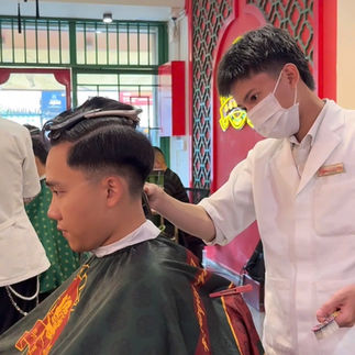 bespoke barbering, bespokecoloring, bespoke home service, cắt tóc tận nơi, cắt tóc tận nhà, barber home service, cạo râu khăn nóng, barber, barbershop, tiệm tóc nam, cắt tóc nam, tiệm hớt tóc, hớt tóc nam, tóc nam đẹp, tiệm cắt tóc quận 3, tiệm tóc quận 10, tiệm tóc quận 5, tóc nam lịch sự, tóc nam cổ điển, cắt tóc, nhuộm tóc nam, uốn tóc, ép side