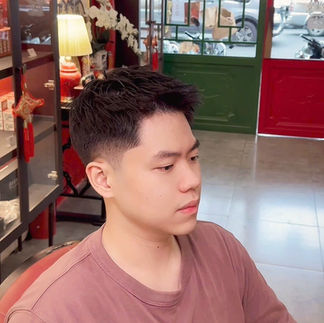 bespoke barbering, bespokecoloring, bespoke home service, cắt tóc tận nơi, cắt tóc tận nhà, barber home service, cạo râu khăn nóng, barber, barbershop, tiệm tóc nam, cắt tóc nam, tiệm hớt tóc, hớt tóc nam, tóc nam đẹp, tiệm cắt tóc quận 3, tiệm tóc quận 10, tiệm tóc quận 5, tóc nam lịch sự, tóc nam cổ điển, cắt tóc, nhuộm tóc nam, uốn tóc, ép side